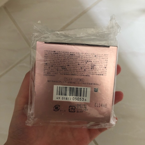 Elixir sleeping mask （Japan Luxury cosmetic） - Picture 2 of 2